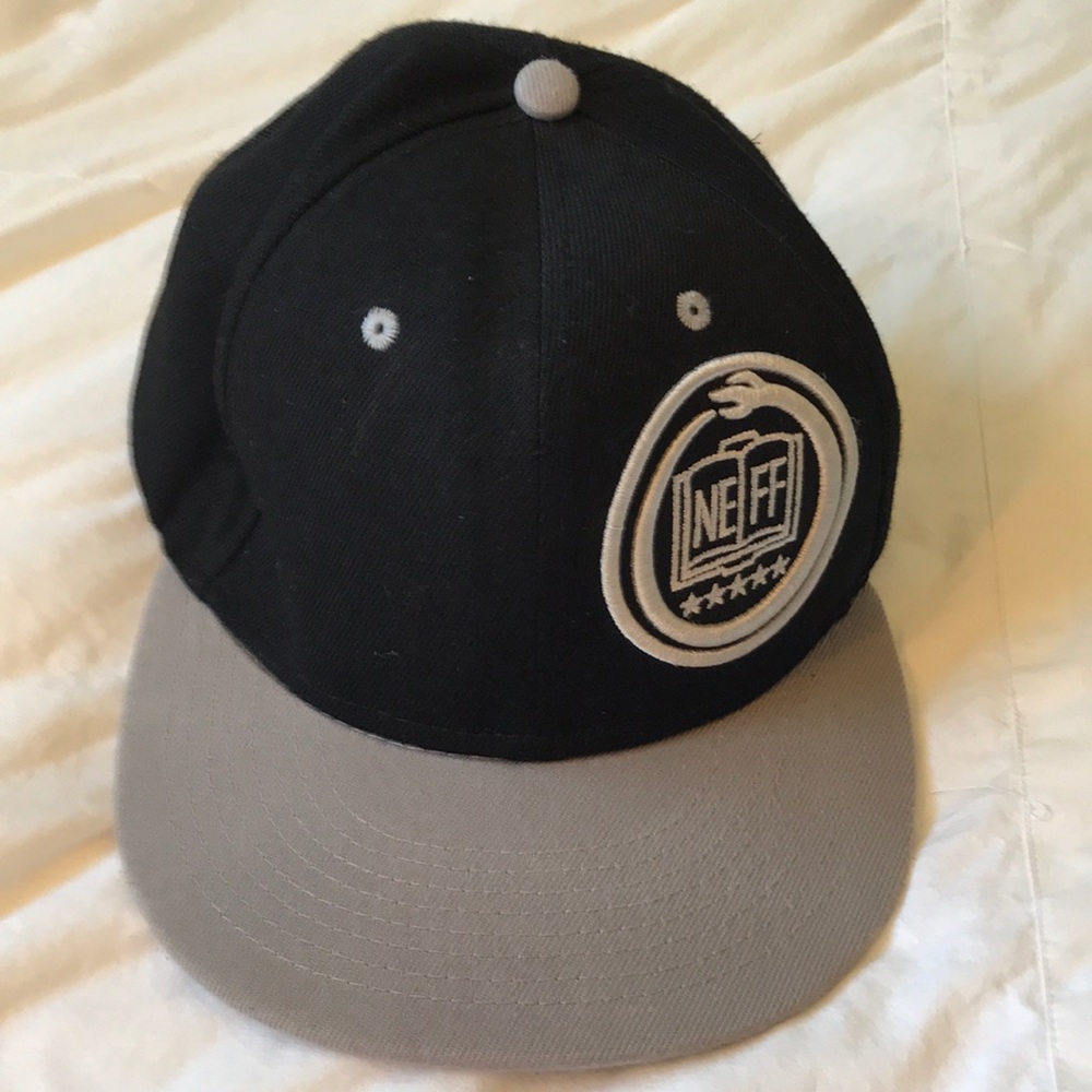 NEFF snap back black cap with grey logo and visor